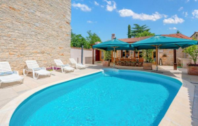 Rustic Villa Diana with pool near Rovinj